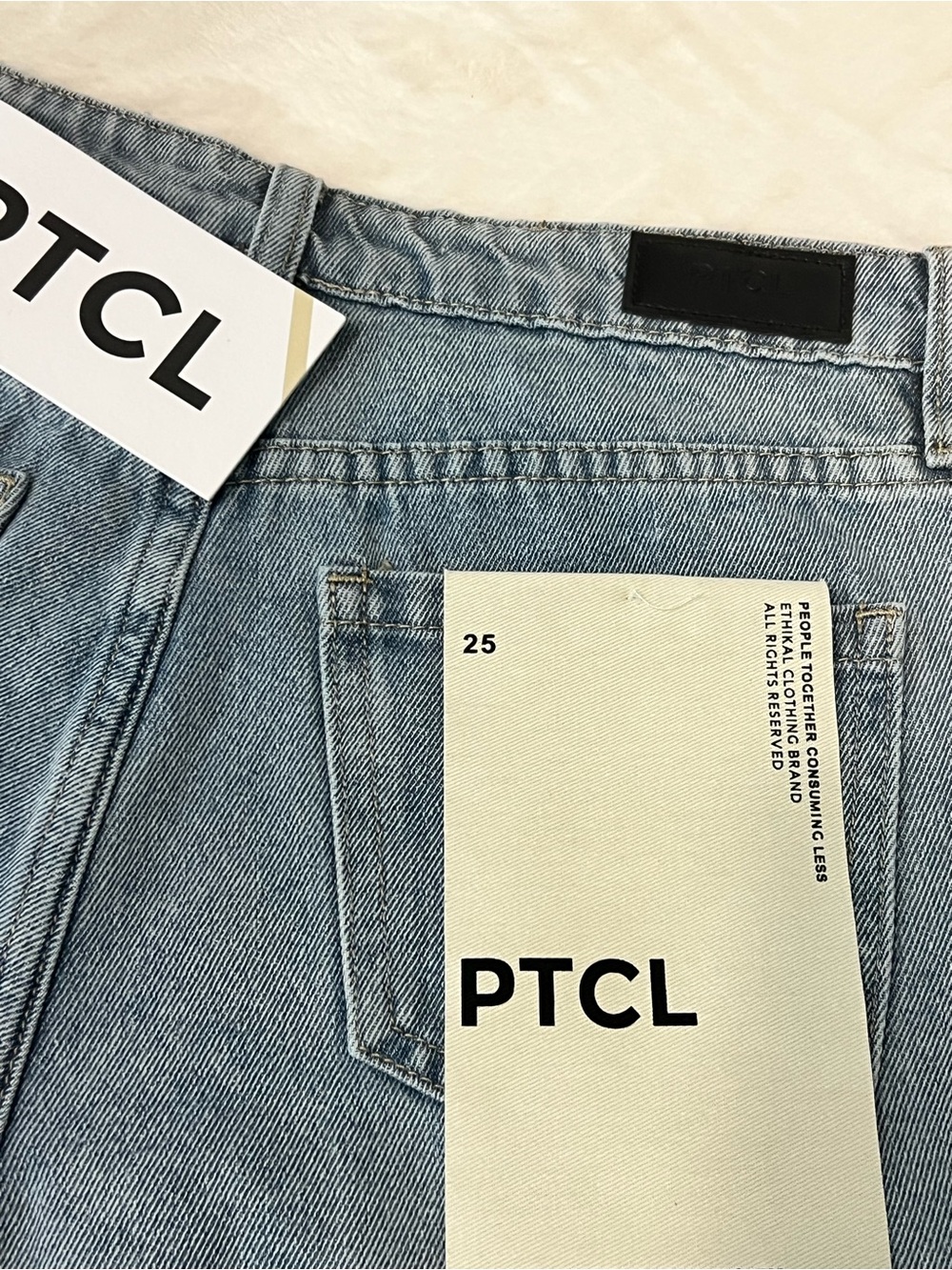 PTCL NEW SZ 25 Light Blue Denim Roll-Cuff Women’s Shorts - Picture 6 of 6